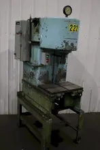 8 TON DENISON HYDRAULI C FRAME PRESS: STOCK #74642