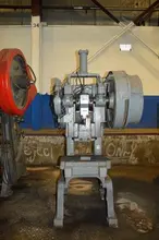 30 TON V &amp; O MODEL #30T OPEN BACK INCLINABLE SINGLE CRANK PRESS