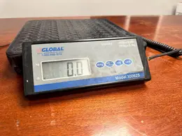 GLOBAL INDUSTRIAL MODEL 300625 BENCH SCALE WITH REMOTE DISPLAY: STOCK# 22102