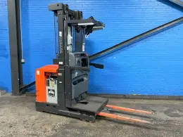 TOYOTA 3000 LBS ELECTRIC ORDER PICKER  -  6BPU15