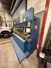 35 Ton x 6.5′ Adira QHA-3220 Hydraulic Press Brake, 1996 – Backgauge, Pro Mek CNC 402 Control