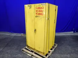 JUSTRITE 55 GAL FLAMMABLE LIQUID STORAGE CABINET