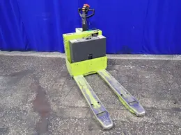 CLARK 4500 LBS ELECTRIC PALLET JACK  -  WP40