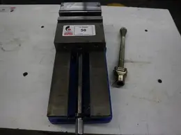 Kurt DX6 6" Machine Vise with Steel Jaws, Handle- Auction Item