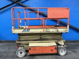 JLG 26 FT MAX HEIGHT, 1000 LBS, 3000 PSI SCISSOR LIFT  -  2658-E