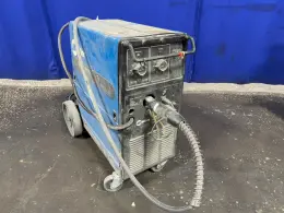 MILLER 200 AMP WELDER   -  MILLERMATIC 250