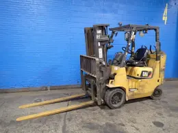 CATEPILLER 4450 LBS PROPANE FORKLIFT  -  GC40K-LP-STR