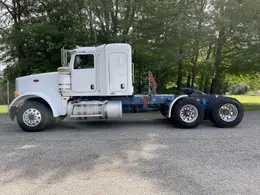 2010 Peterbilt 367 Flat Top w/36” Sleeper