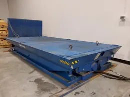 2020 BLUE GIANT 15,000LB DOCK LIFT