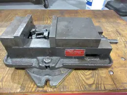 Enco 425-7261 6" Machine Vise On Swivel Base Plate &amp; Steel Jaws- Auction Item