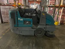 Tennant S30 Shop Sweeper- 550 Hours