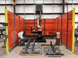 LINCOLN ELECTRIC ROBOT WELDING SYSTEM WITH ABB 6 AXIS ROBOT, 300 KG HEAD AND TAILSTOCK, LINCOLN R450 WELDING, 2021