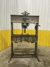 70 TON DAKE MODEL #70H H-FRAME HYDRAULIC PRESS: YOBRO #25833