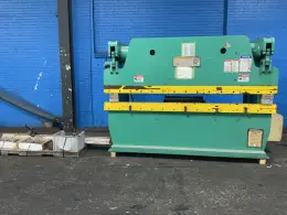 Accurpress 130 Ton / 10' Press Brake - 713010