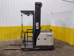 CROWN ORDER PICKER FORKLIFT: YOBRO #25680