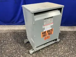 SQUARE D 25 KVA TRANSFORMER  -  25S3H
