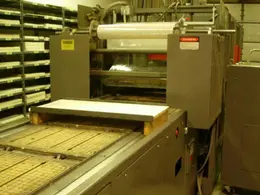 ZED SNT SKIN-N-TRIM HIGH-PRESSURE SKIN PACKAGING MACHINE – 2003 MODEL