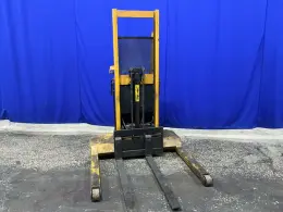 BIG JOE 1500 lbs ELECTRIC PALLET STACKER   -  1524-A5