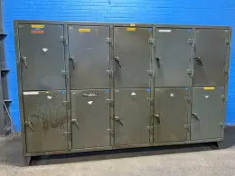 STRONG HOLD 10 DOOR LOCKERS