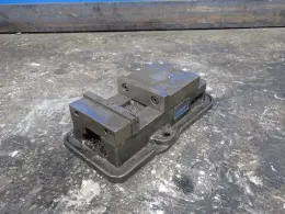 KURT 6" VISE
