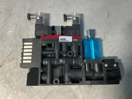 PARKER 145 PSI INTEGRATED PNEUMATIC VACUUM GENERATOR  -  MC72S25HSZSC4BPN