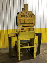 20,000 LB 10 TON BRADLEY MOTORIZED ROTAION COIL GRAB CLAW TYPE LIFT: STOCK #15816