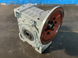 NARA SAMYANG GEAR RATIO: 30:1 MIGHTY WORM GEAR REDUCER  -  135