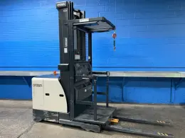 Crown 3000 Lbs Electric Order Picker - Sp3520-30