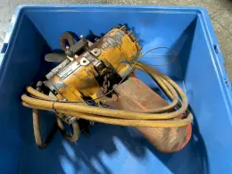 INGERSOLL-RAND 1/2 TON HOIST  -  ML500KS-2C10-CSU