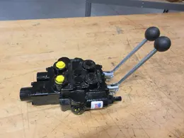 HCI - Prince 2 Spool Directional Control Valve 4 Way 4 Position C-482-K-, **New Unused**- Auction Item