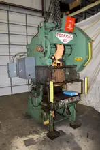 60 TON FEDERAL OBI METALWORKING PUNCH PRESS