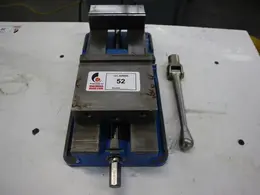 Kurt D688 6" Machine Vis,e Steel Jaws, Handle- Auction Item