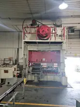250 TON VERSON S4-250-108-54 STRAIGHT SIDE PRESS. STOCK # 0886725