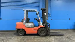 TOYOTA 6600 LBS PROPANE FORKLIFT  -  7FGU32