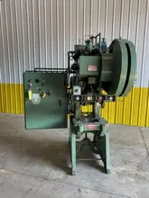 26 TON ROCKFORD MODEL #3-S VARIABLE SPEED OBI FLYWHEEL PRESS, 2" STROKE: STOCK #13778