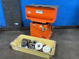 C &amp; M CLEANING SYSTEMS VIBRATORY FINISHING MACHINE   -  300