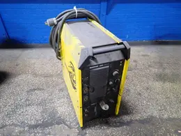 ESAB WELDER  -  WARRIOR 500i CC/CV