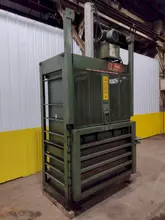 60" X 30" PIQUA SERIES 40 HYDRAULIC VERTICAL BALER: STOCK #18802
