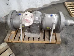 SEW EURODRIVE GEAR REDUCER  -  P032
