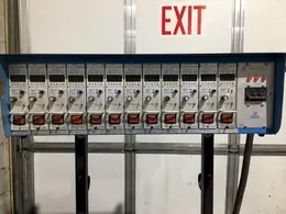 D.M.E  DSS-15-02 TEMPERTATURE CONTROLLER 12 UNIT BANK