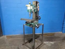 GRIZZLY INDUSTRIAL INC 6-1/4” X 21-5/8” VERTICAL MILL/DRILL  -  G0463