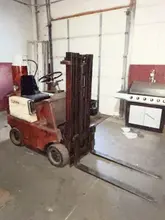 2,500 LB CLARK C25B PROPANE FORKLIFT. STOCK # 0115726