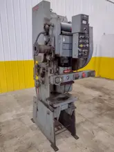 22 TON NIAGARA MODEL M22 OBI PUNCH PRESS, 2.5" STROKE: STOCK #20729