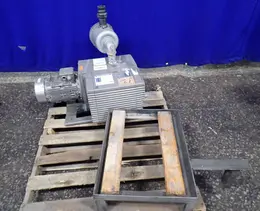 BECKER 165/195 M^3/H VACUUM PUMP  -  U5.166/0-03