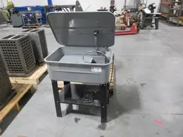 Central Machinery 20 Gallon Parts Washer with Pump and  Metal Stand- Auction Item