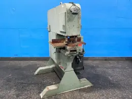 MEGA MANUFACTURING INC. 10 HP PIRANHA HYDRAULIC PUNCH