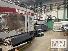 1100 TON 139 OZ VAN DORN MODEL 1100-6800 CALIBER INJECTION MOLDING MACHINE MFG 2001