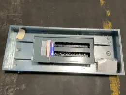 SQUARE D ELECTRIC 400 AMPS PANELBOARD   -  NQ442L4
