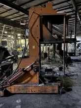 Hall model 3Hs molding machine 32" x 42" front platen, 28x42 rear platen, s/n 307589, controls and tie bars, no hydraulics, top front and rear extension