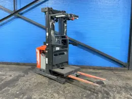 TOYOTA 3000 LBS ELECTRIC ORDER PICKER  -  6BPU15